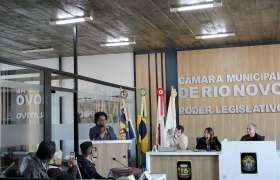 Câmara de Rio Novo realiza roda de conversa com tema central em negritude.